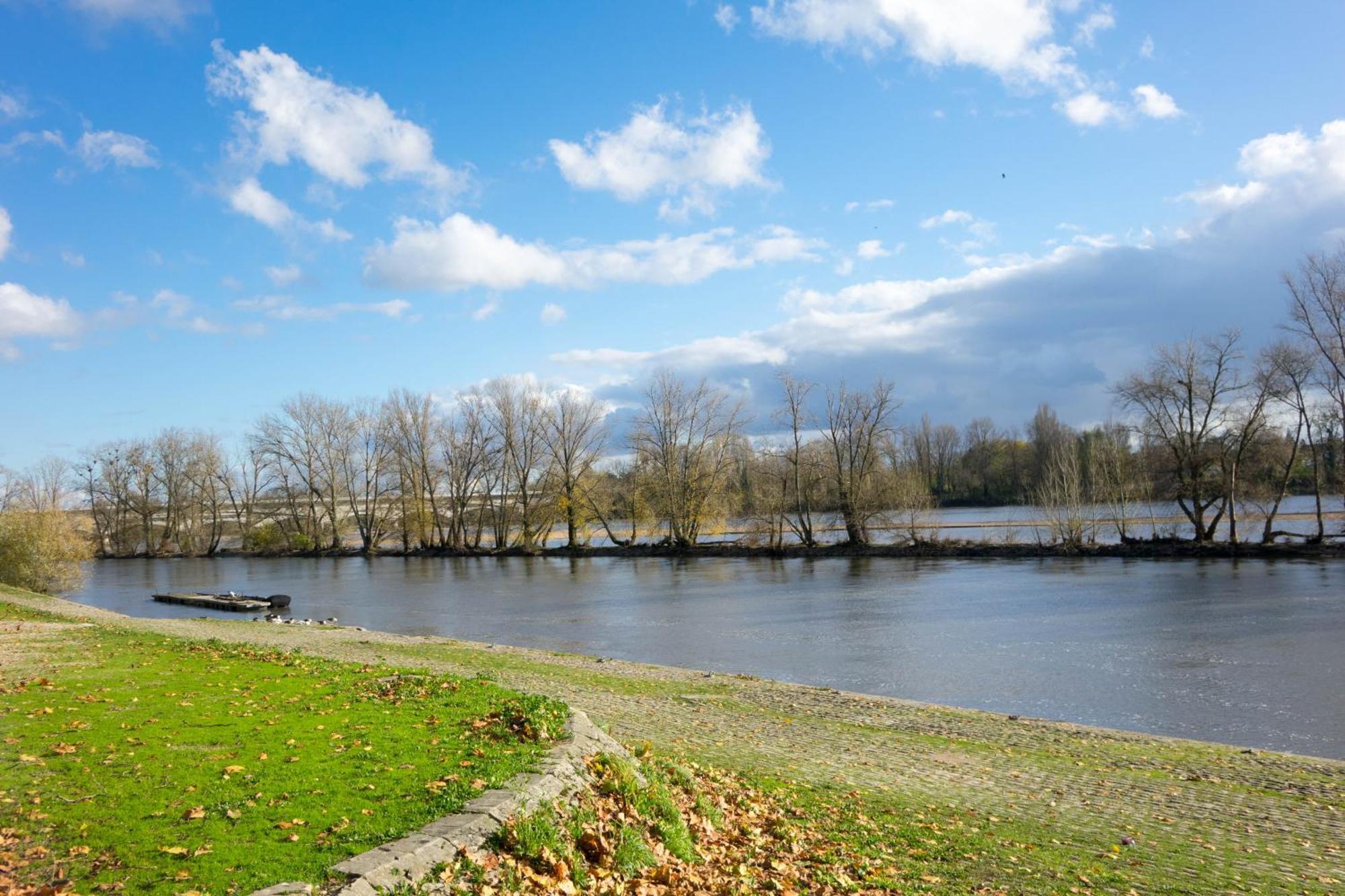 Domaine De Charme Au Coeur D'Orleans Classe 3 Etoiles - Bords De Loire - 21 Couchages Avec Parkings Prives מראה חיצוני תמונה
